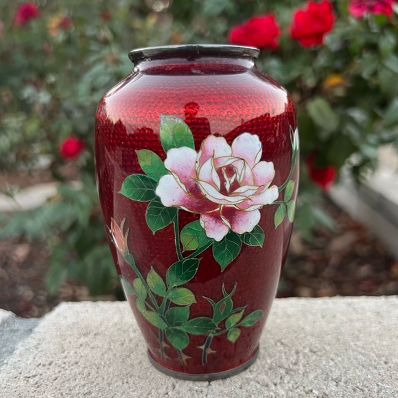 VINTAGE Japanese Cloisonne pigeon blood floral vase|5” tall - Picture 6 of 6
